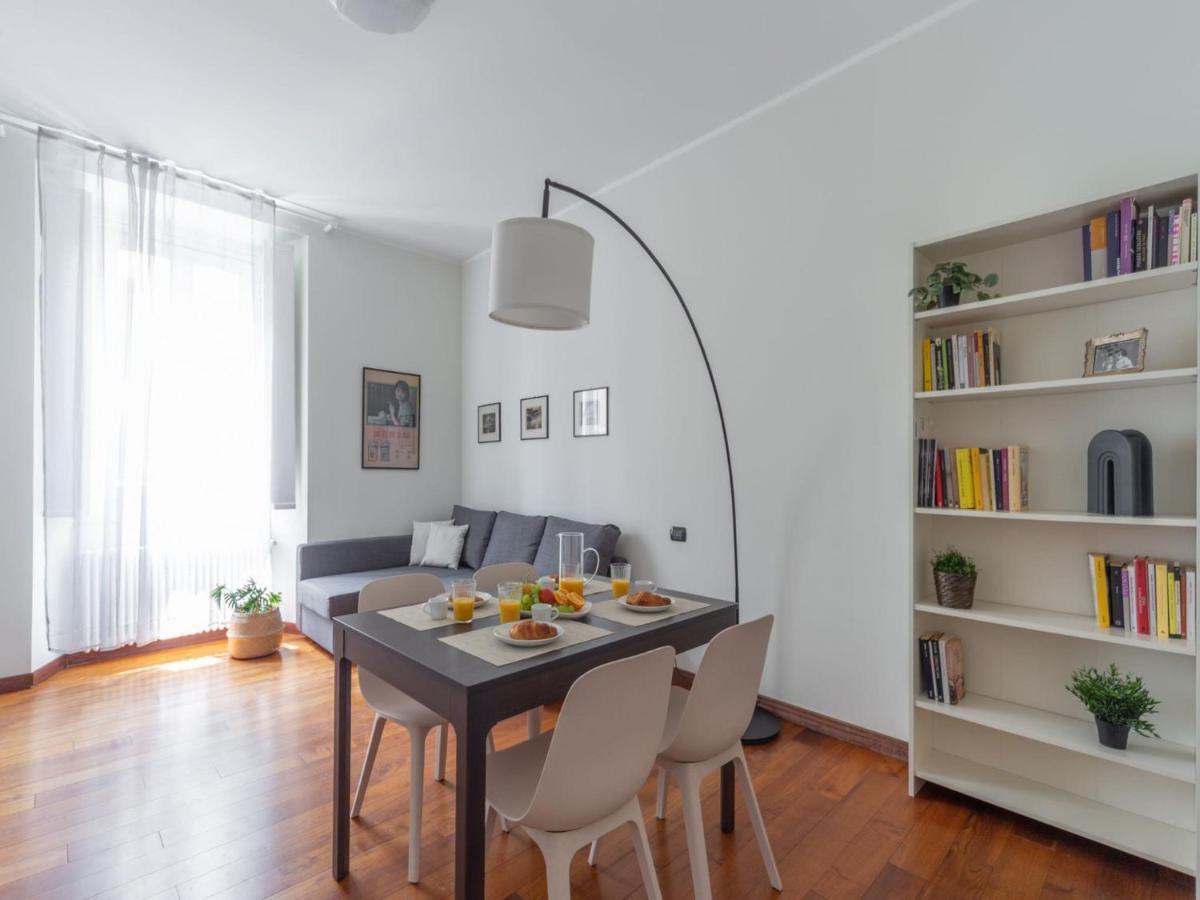 The Rent - Spacious Two-bedroom In Porta Romana Apartamento Milão