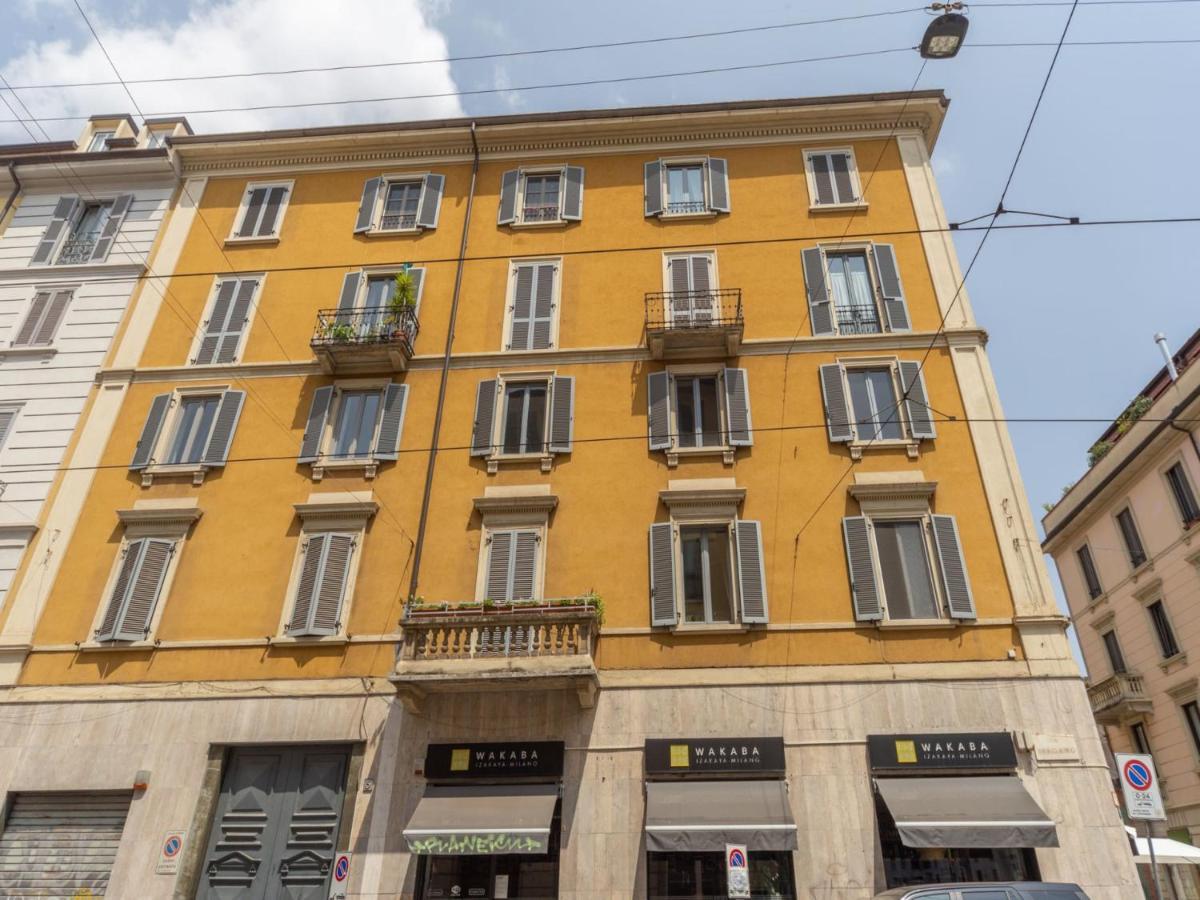 The Rent - Spacious Two-bedroom In Porta Romana Milão