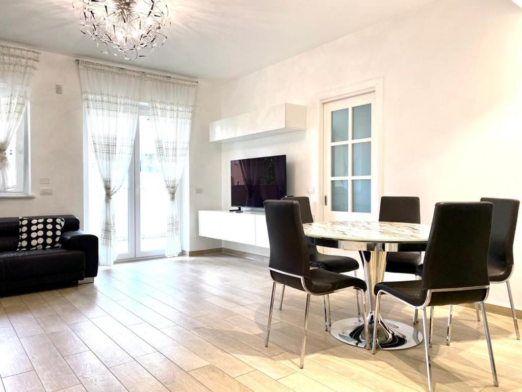 Apartment Mpm - Belinzaghi 5 6 Pax