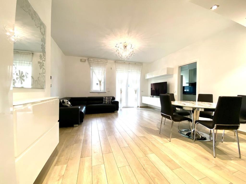 Mpm - Belinzaghi 5 6 Pax Apartment