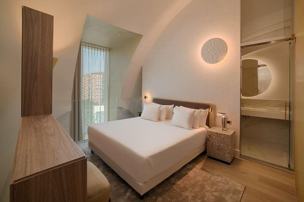 Nh Collection Life Hotel