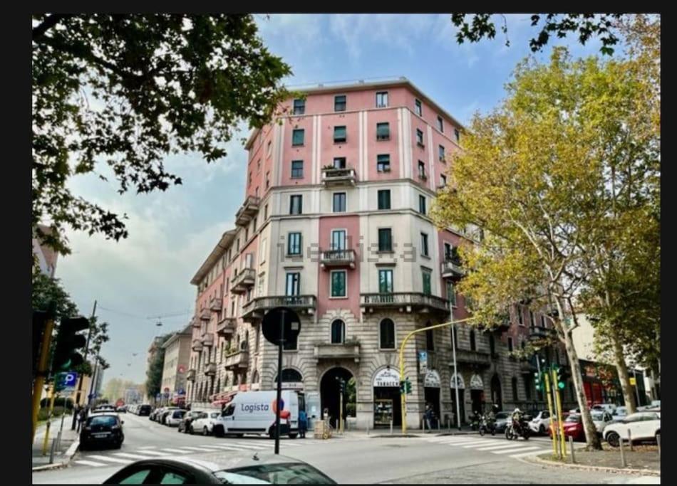 Two-room - 10 Min Walk From Isola * Milan