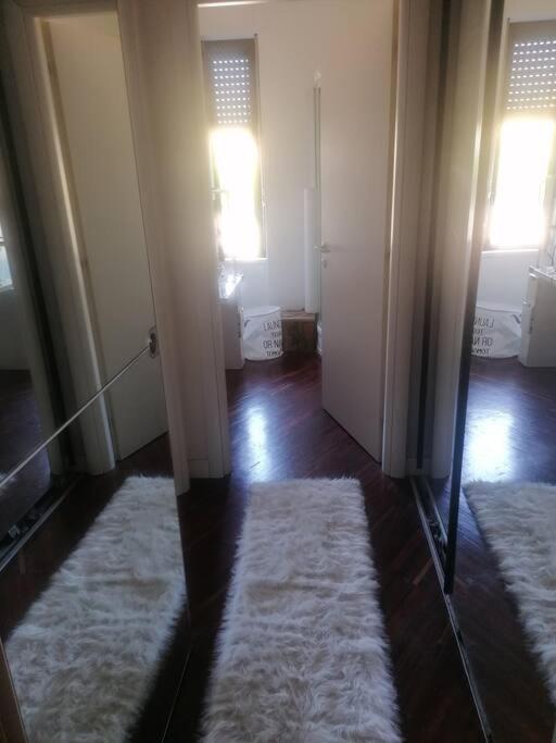 Two-room - 10 Min Walk From Isola Milan