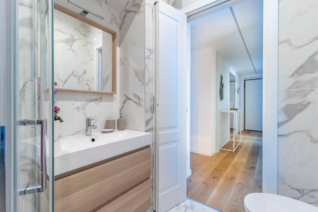 Bocconi Luxury Apartment Milan