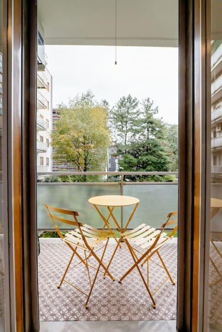 Apartment Luxury 1 Bedroom Apartment, Close To San Siro, Fiera And 10 Min Metro To Duomo