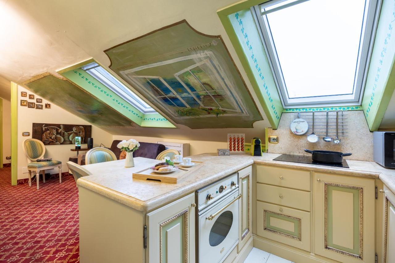 Apartment Stazione Centrale-loreto Vintage House With Terrace Wifi Sky-netlix