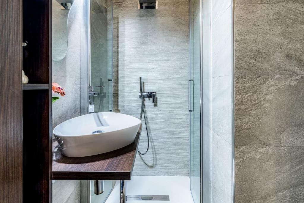 Ad Un Passo Dal Duomo Elegante Wifi Apartment Milan