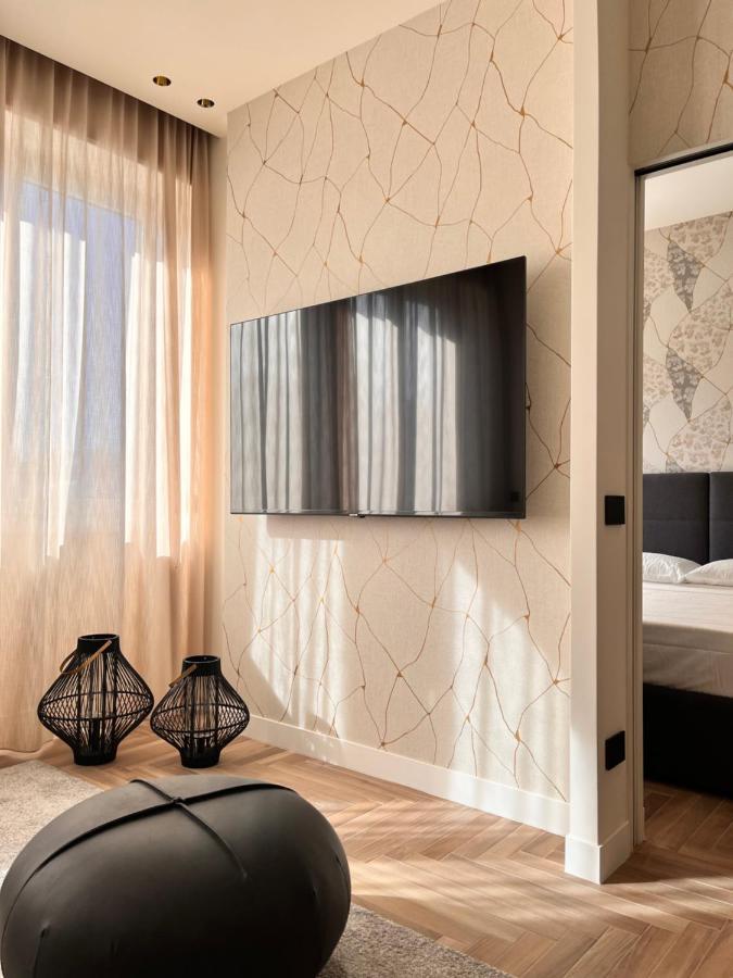 Yls Luxury * Milan