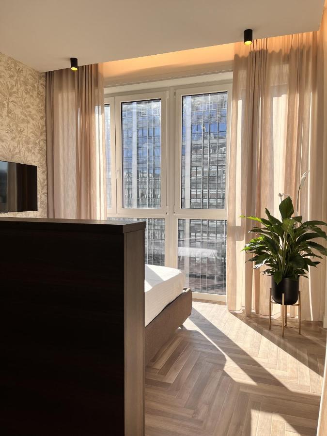 Yls Luxury * Milan