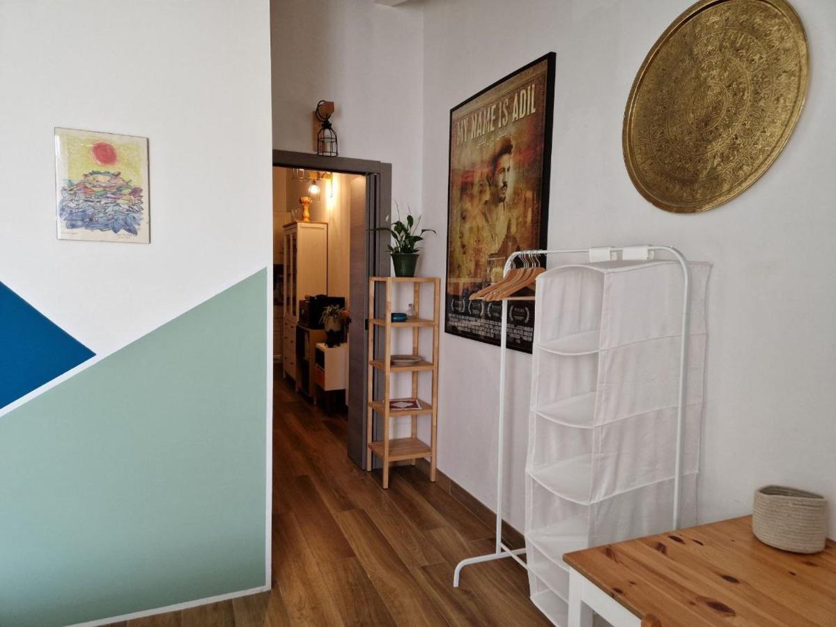 Into The World Apartment *