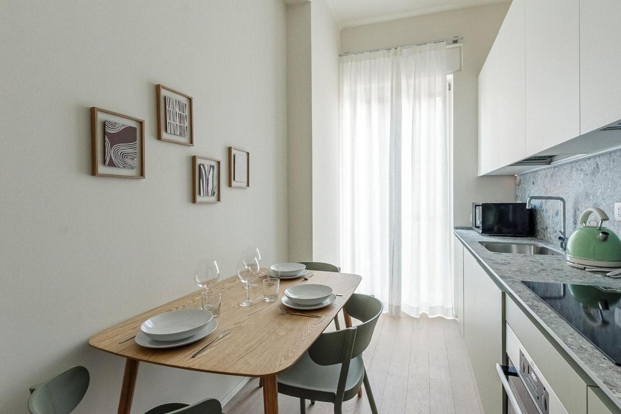 Apartment Uberto Visconti Di Modrone B Milan