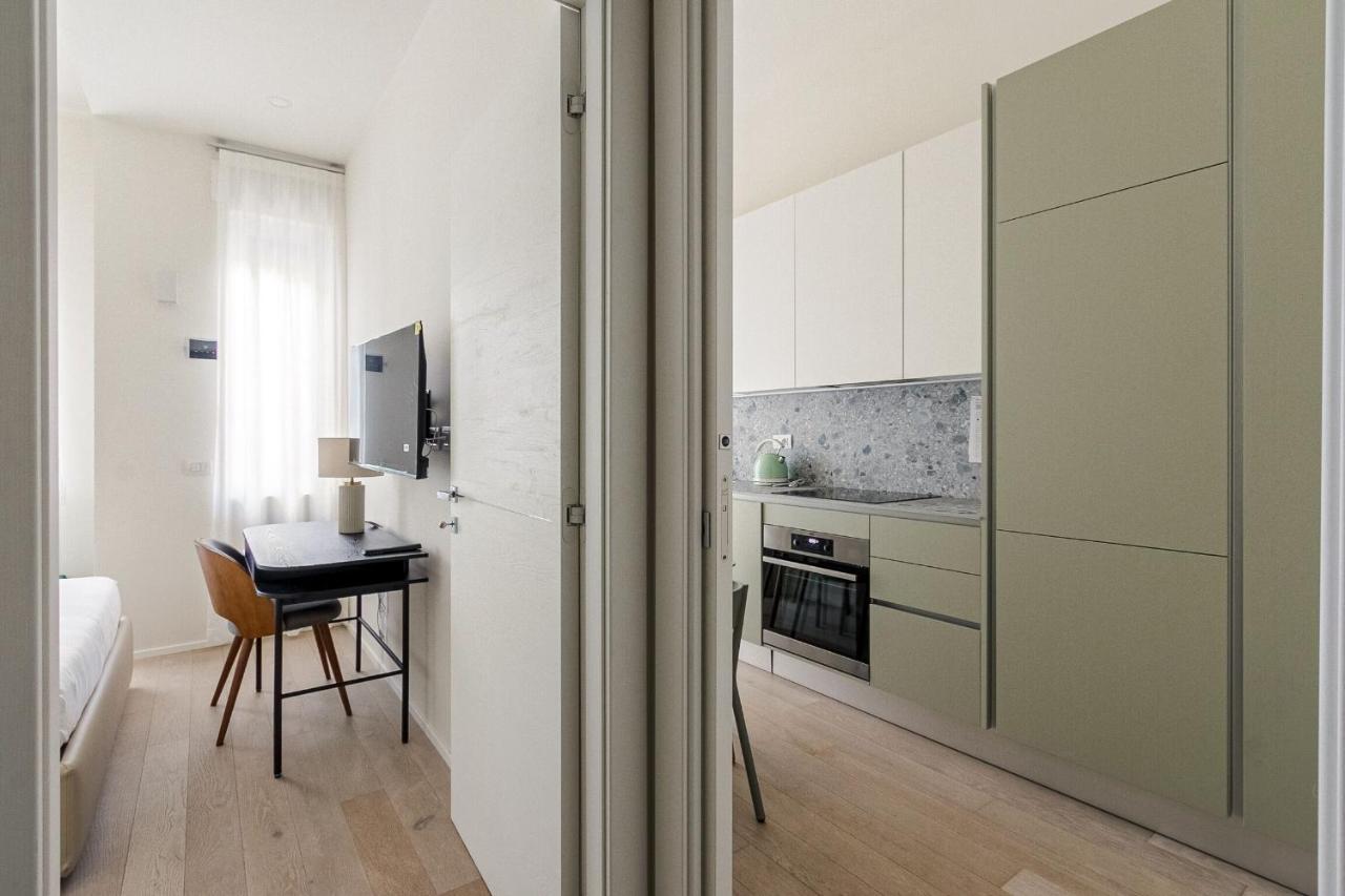 Apartment Uberto Visconti Di Modrone B Milan