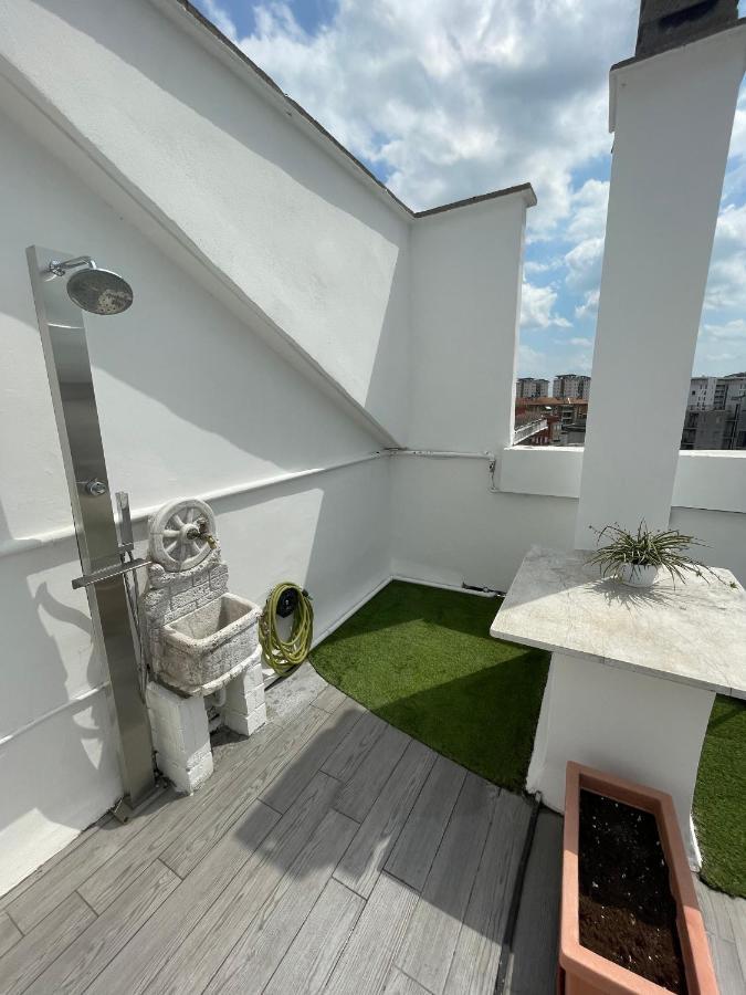 Apartment Con Ampia Terrazza E Vista Su Milan