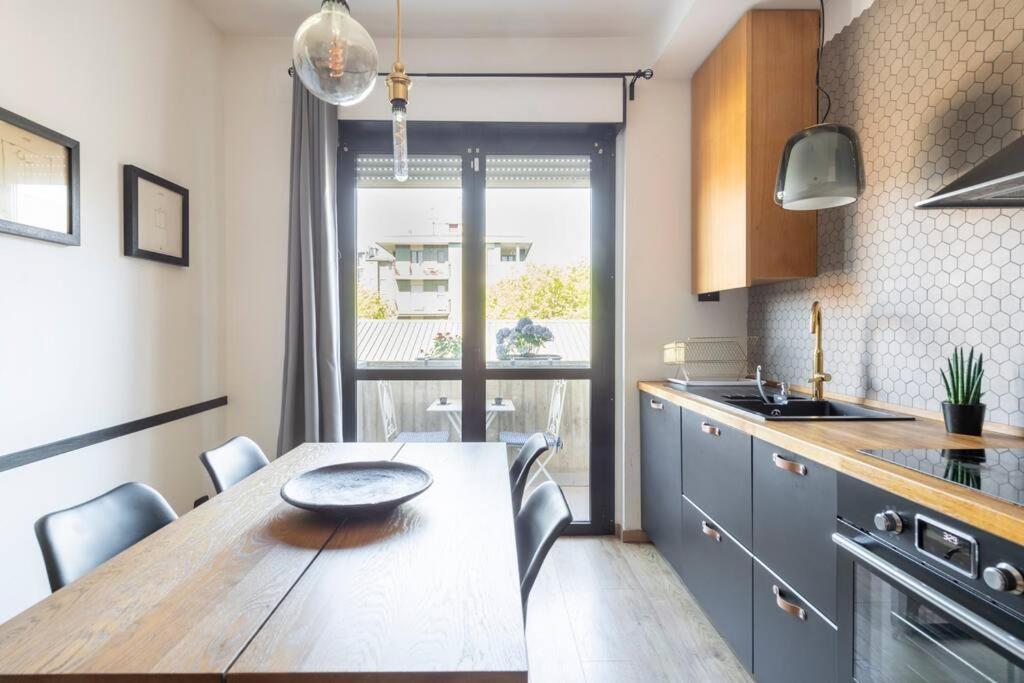 Infinite Dreams 1 Min Mm1 Apartment *