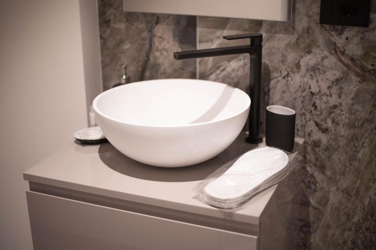 Exclusive Retreat Few Steps From Duomo - 1 Apartment Milan