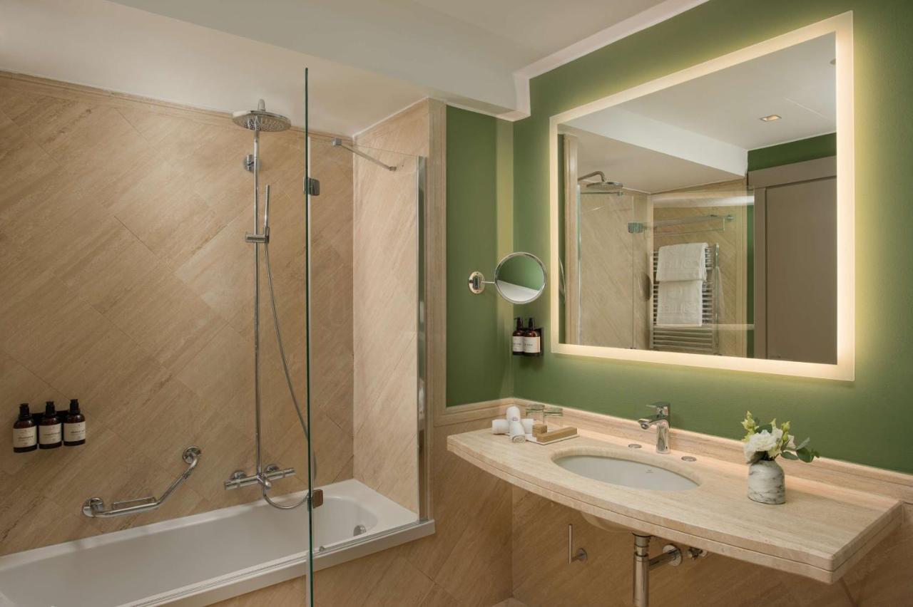 Nh Collection Touring Hotel