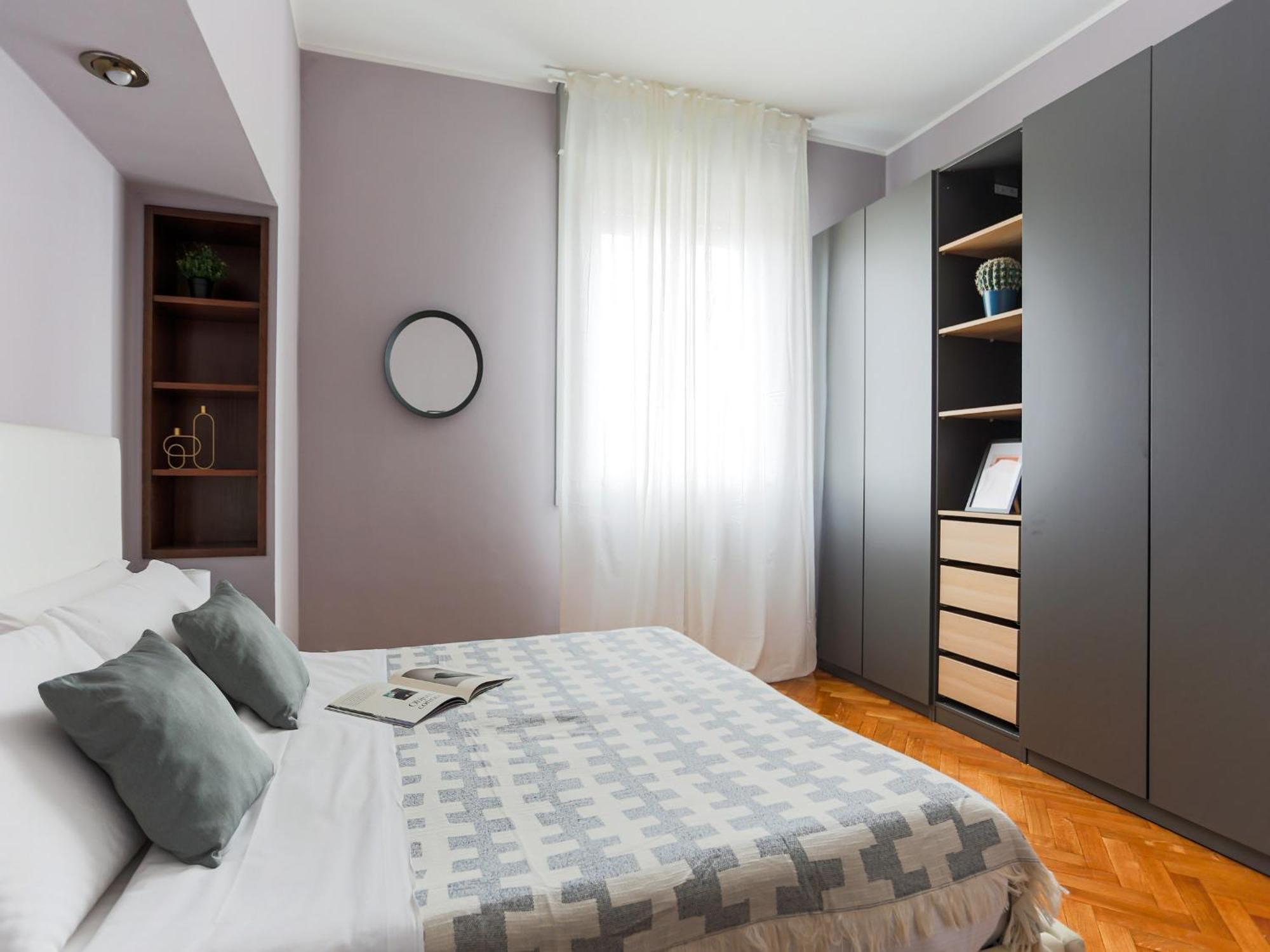 The Rent - Spacious One-bedroom In Moscova District Apartment *