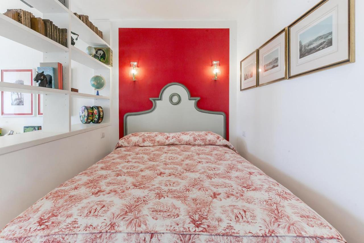 Charming And Elegant Historic Center Of Apartment Milan