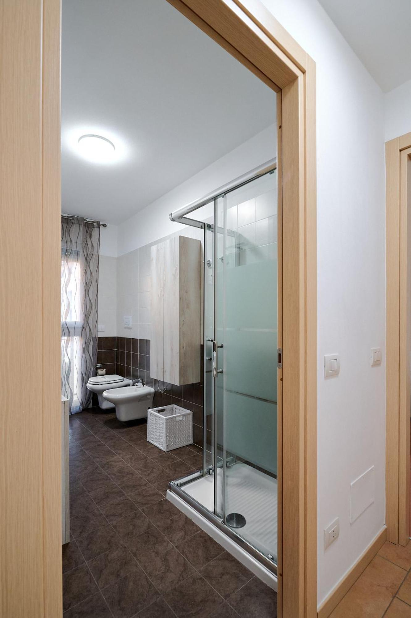 Apartment Xenia - Spacious And Bright New Flat With Garden Milan