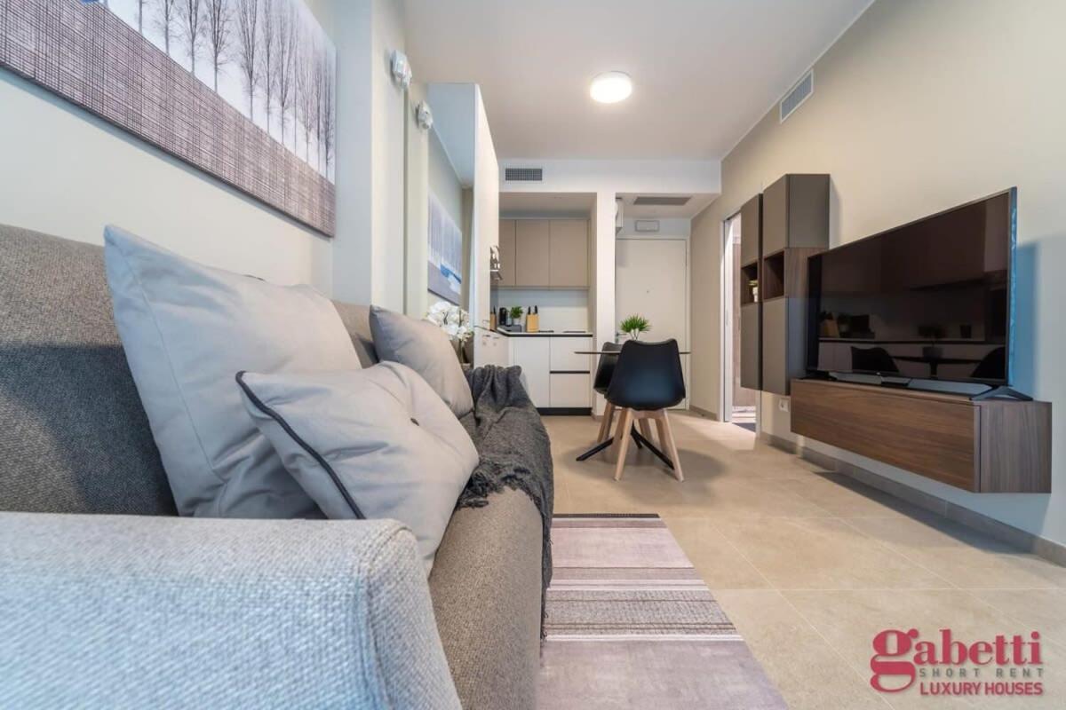 Apartment Stilicone 15 - Luxury Apt 4c