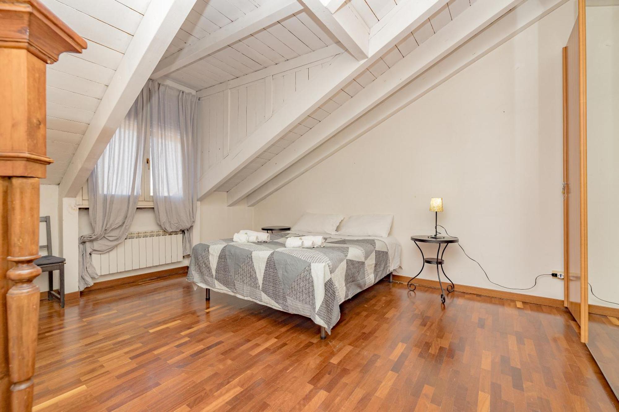 Apartment Milanogorla-metro 50mt-duomo A 15 Minuti Milan