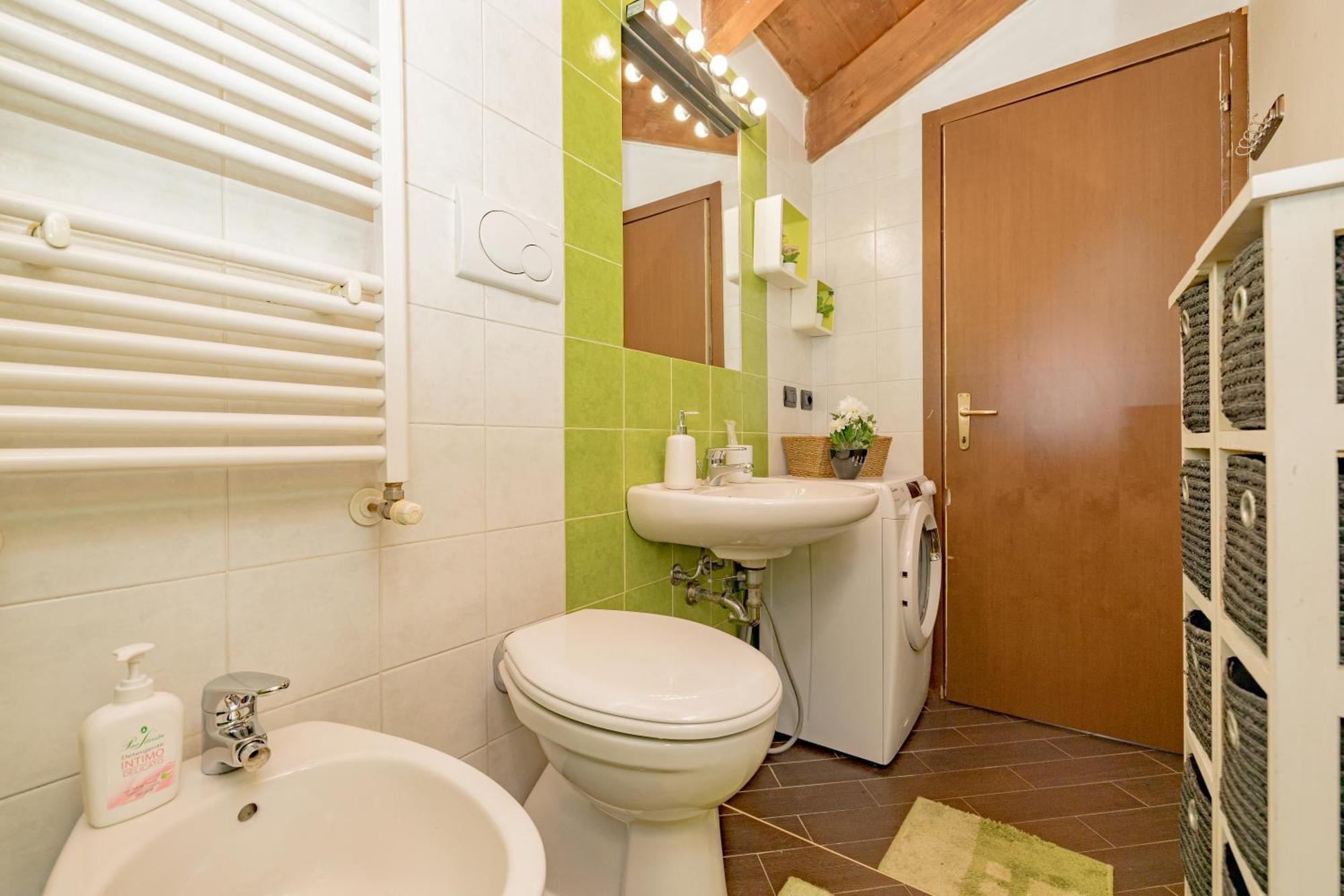 Apartment Milanogorla-metro 50mt-duomo A 15 Minuti Milan