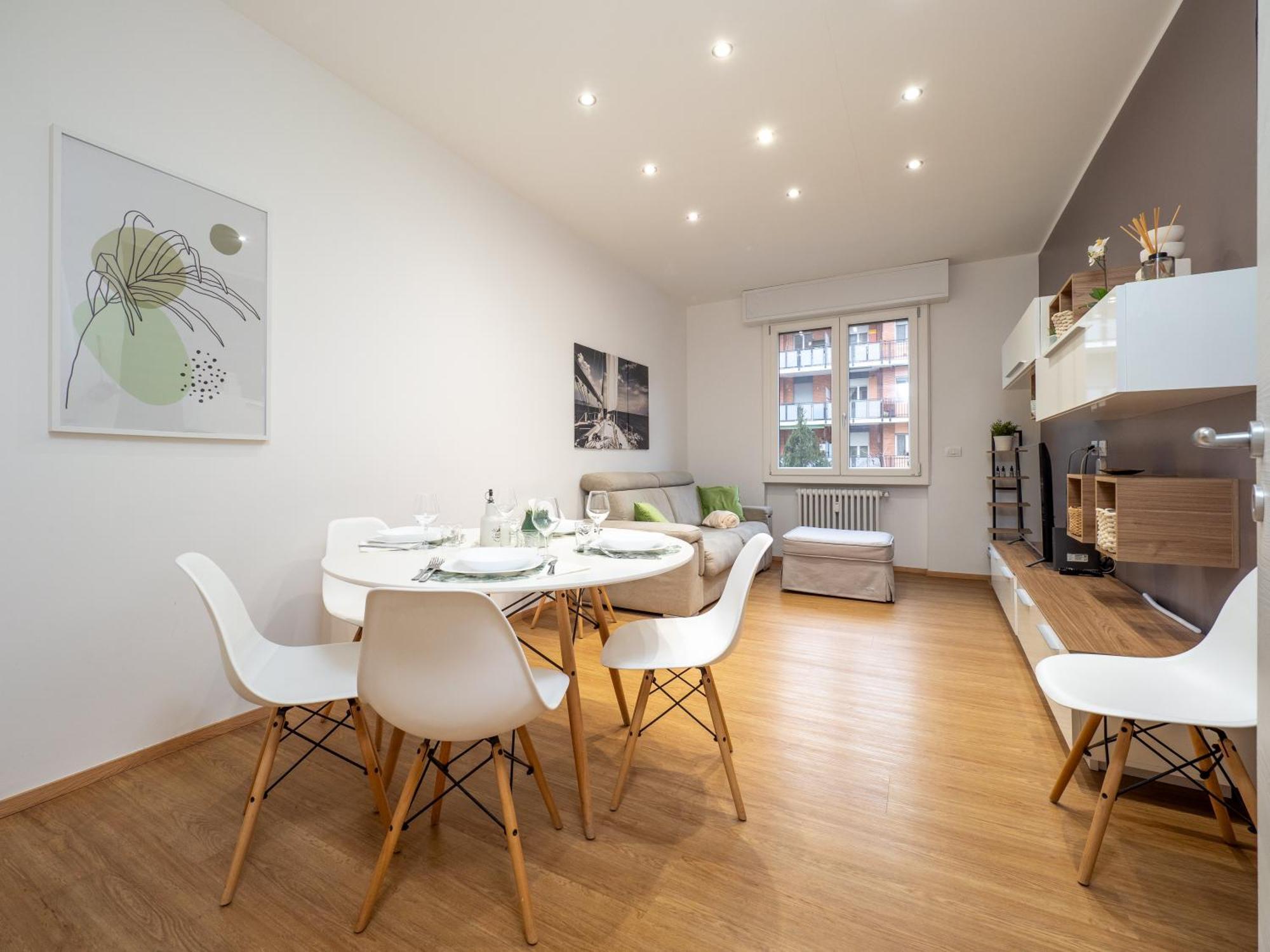 Apartamento 5 Guests - Modern With Balcony *