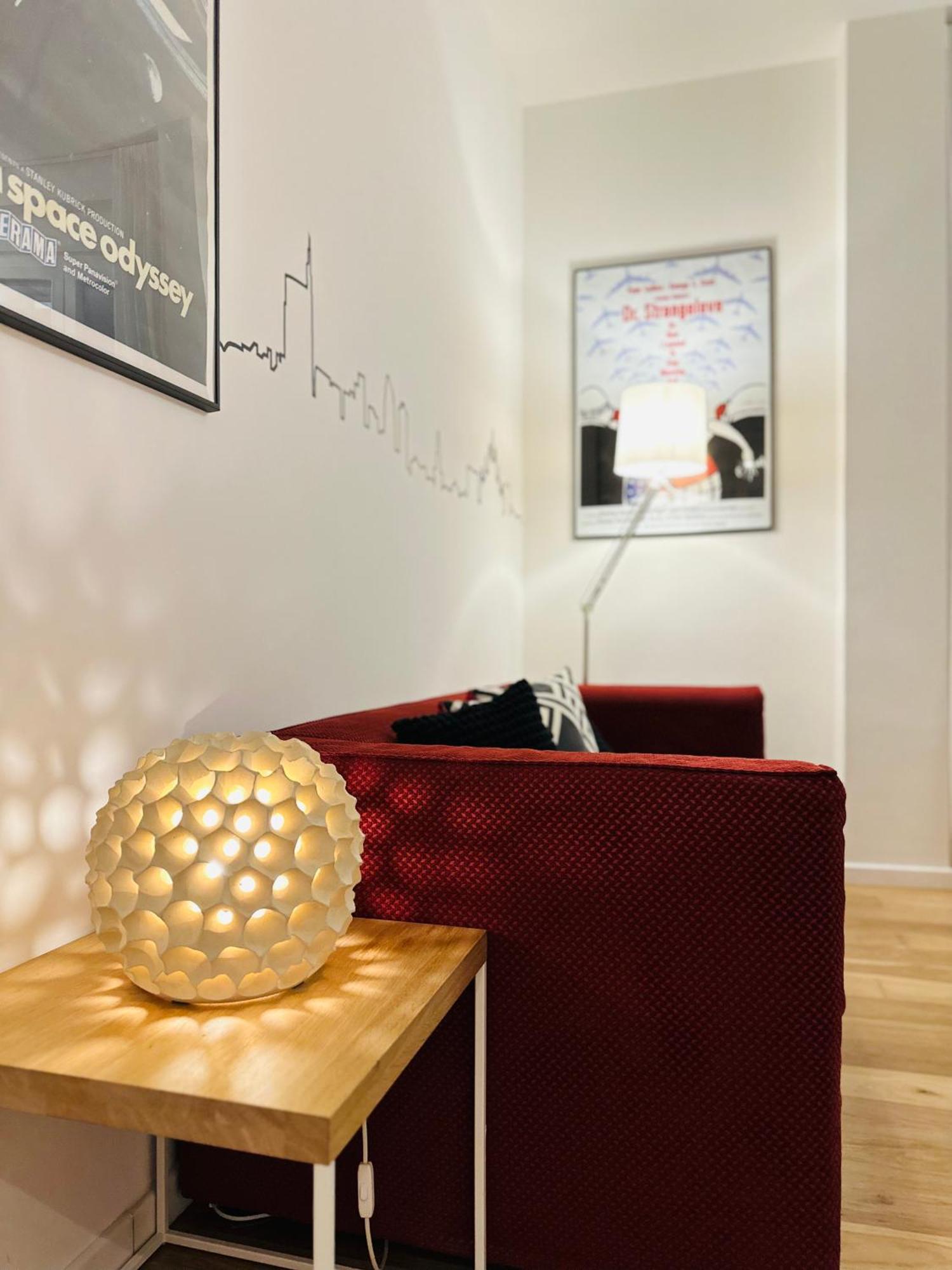 Xenia - Cozy Two-room In Station Apartment Milan