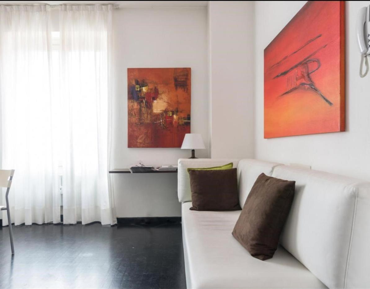 Arco Della Pace -4 Bed Apartment