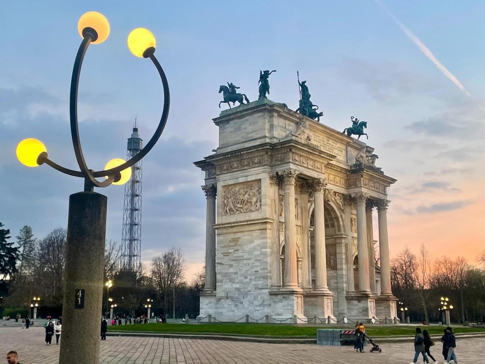 Arco Della Pace -4 Bed Apartment Milan