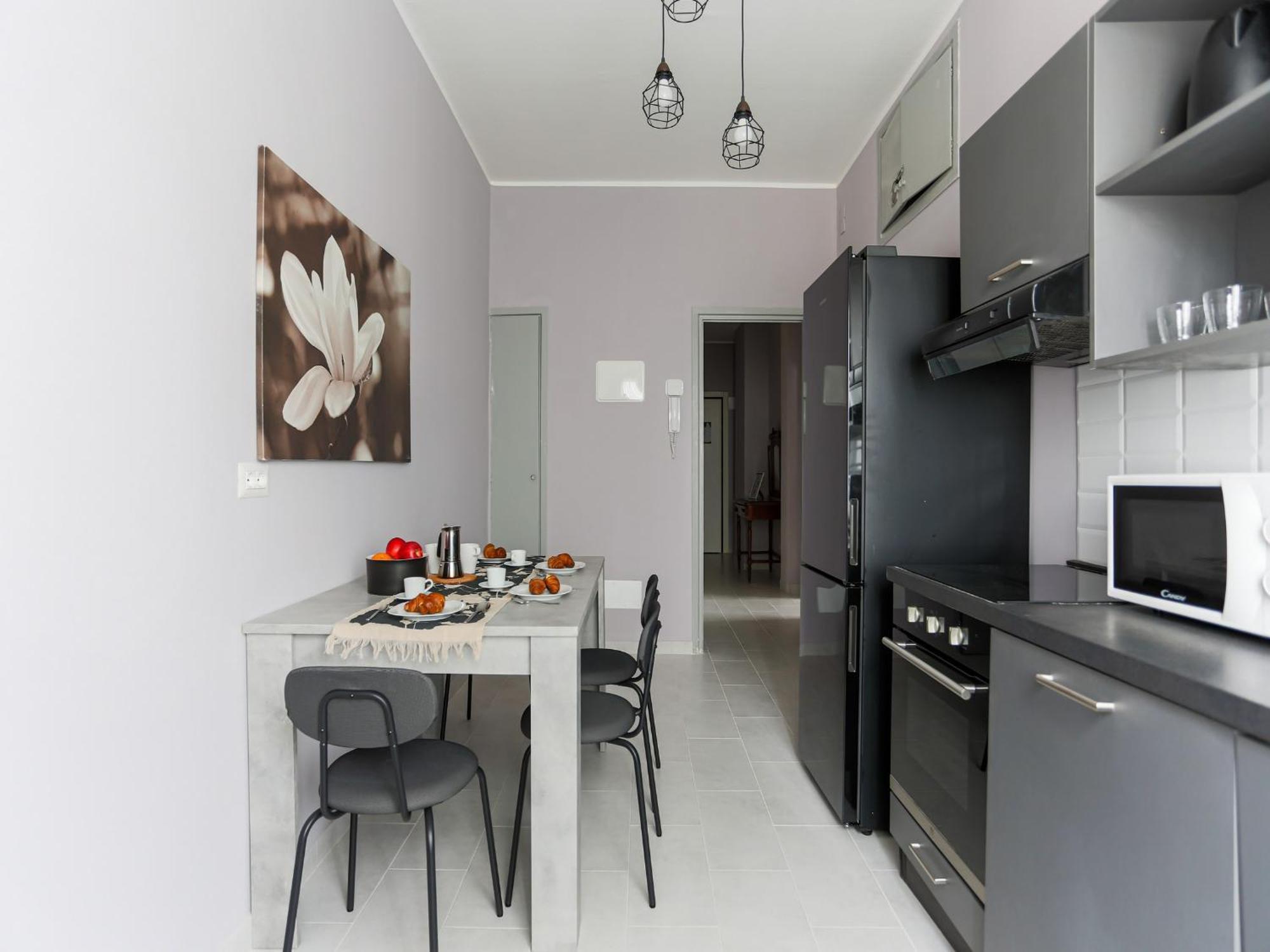 The Rent - Spacious One-bedroom In Moscova District Apartment