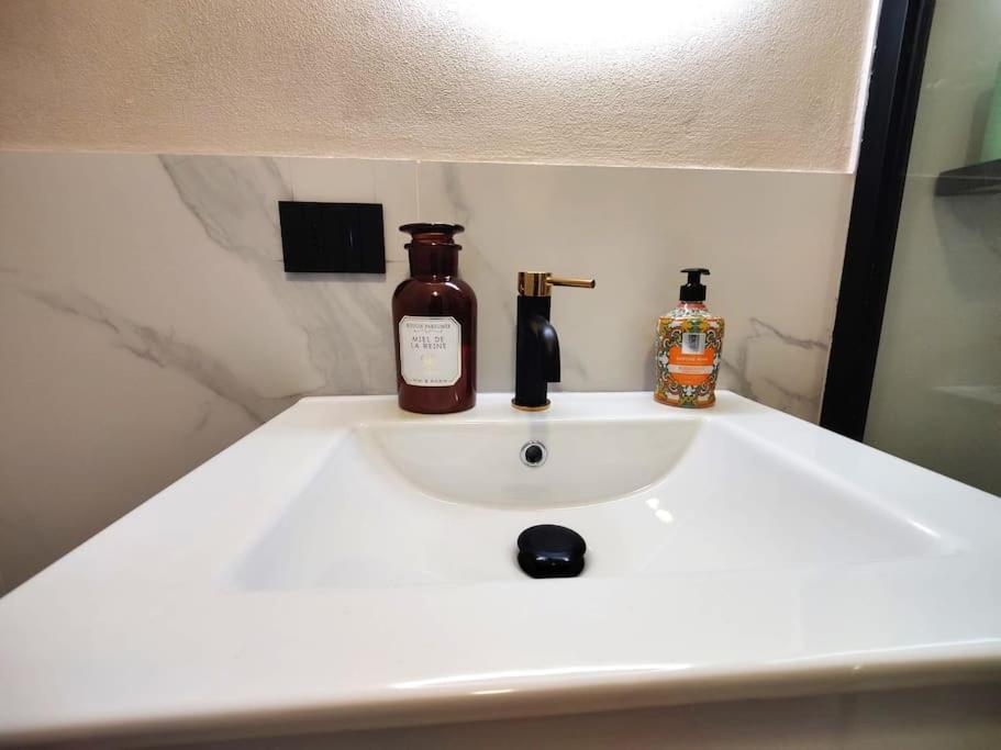 Casa Cloclo: Design & Vintage Above Subway Apartment Milan
