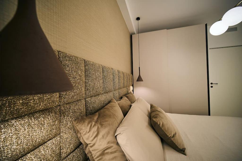 Apartment Caravaggio Golden House Next To Duomo Milan