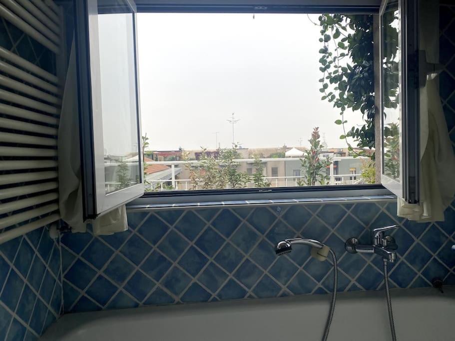 Penthouse In The Sky With 30 Sqm Terrace Station * Milan