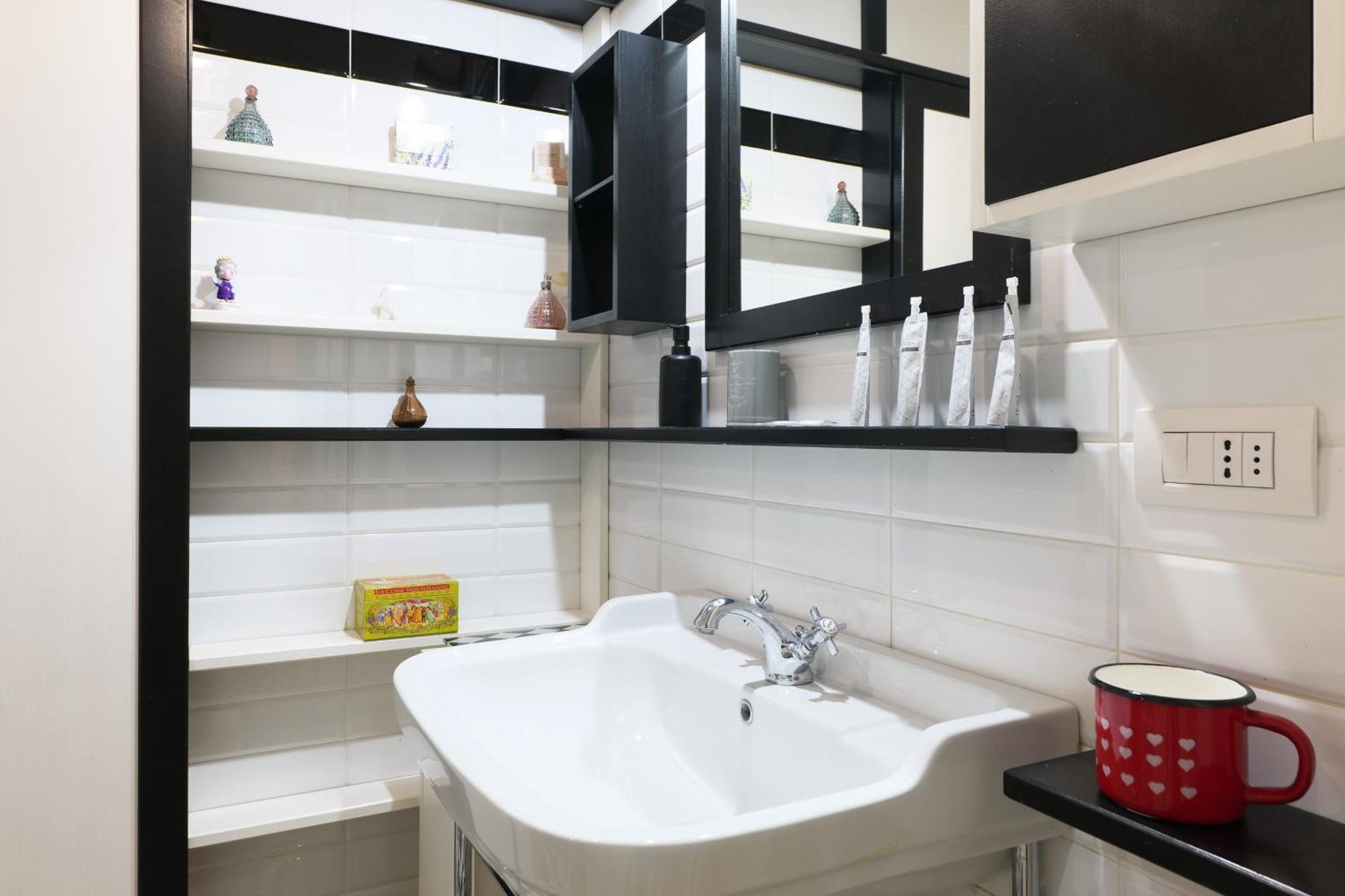 Apartment A Nest For Design Lovers In Navigli Milan