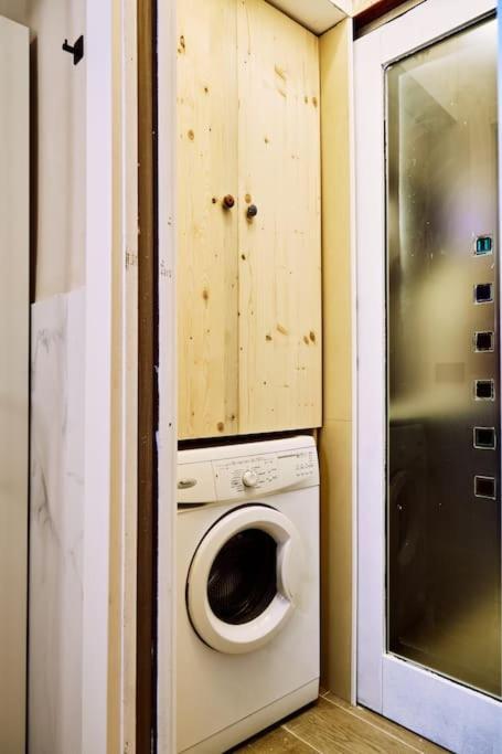 Casa Cloclo: Design & Vintage Above Subway * Milan