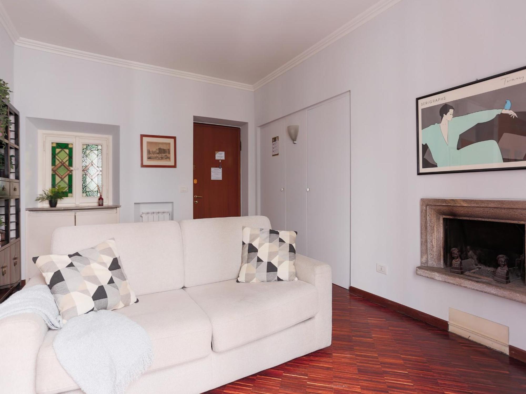 Apartment The Best Rent - Spacious One-bedroom Near The Columns Of San Lorenzo Milan