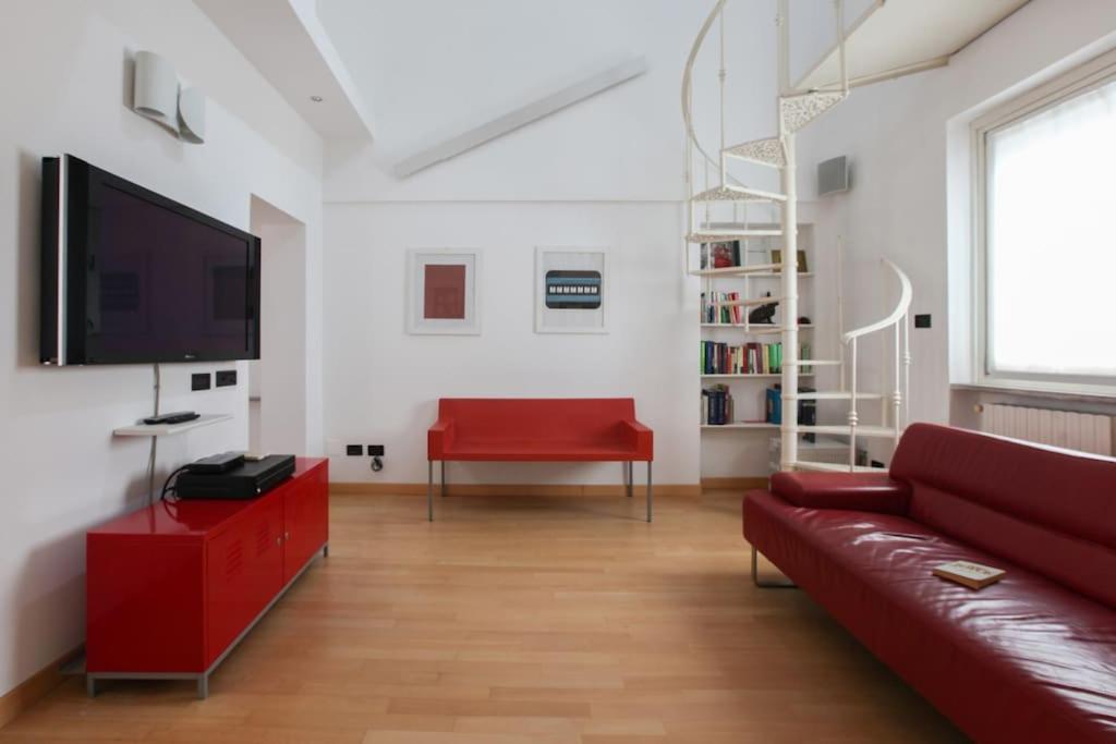 Hacca Collection - Open Space In Porta Ticinese Milan