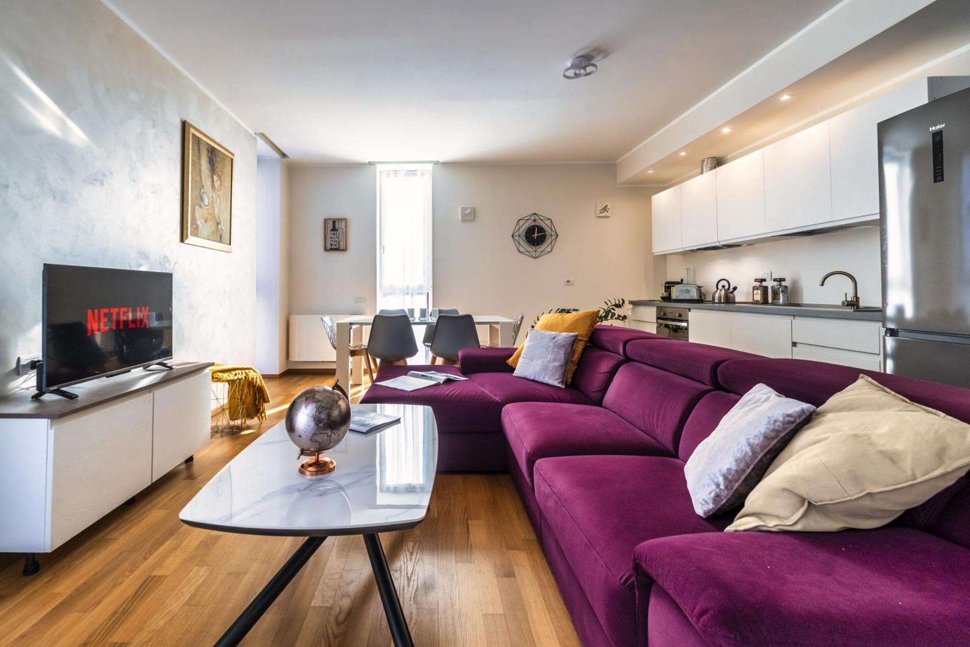 5 Min Walk From Subway Elegant & Modern Milan