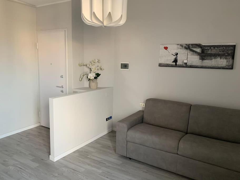 Apartment Besana Rent House *
