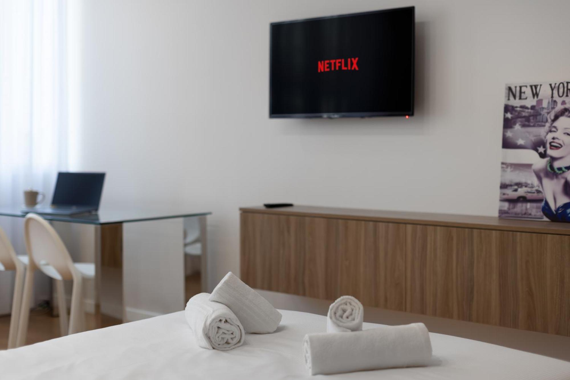Navigli - Uni Bocconi Elegant Suite, Wi-fi, Tram Apartment Milan