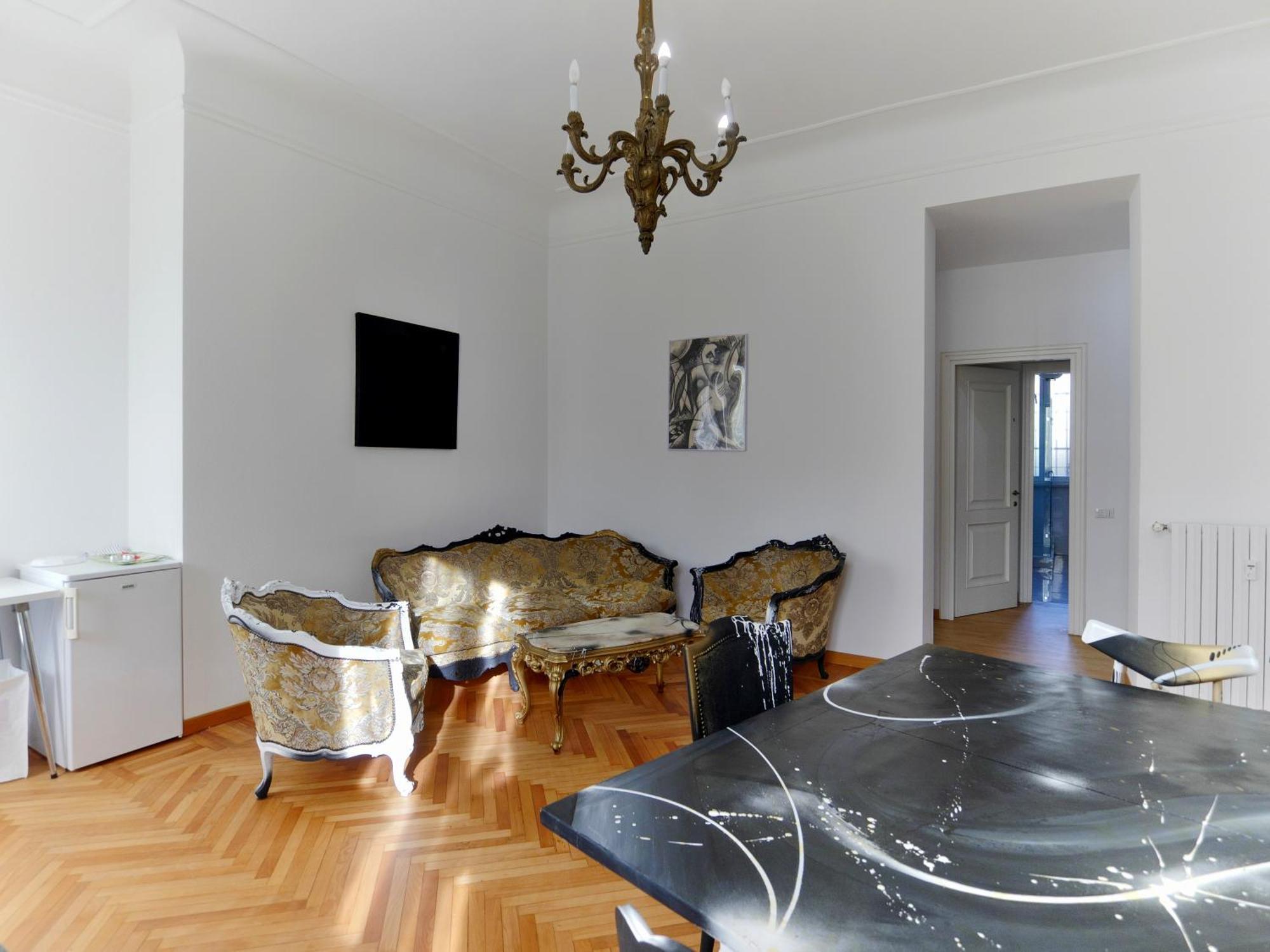 Duomo Di Milanola Casa Degli Artisti 5* Milan