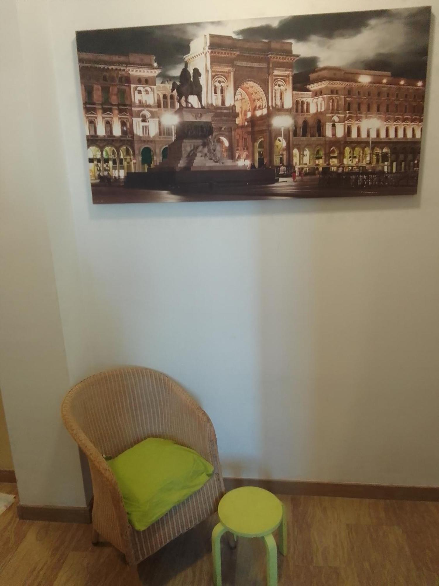 Guest house Double 700 Meter From The Stadium Uguale Inserzione Like The Brochures *