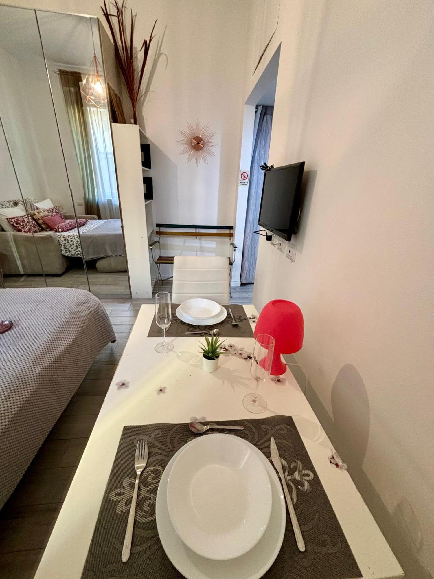 Joy House -central Near Metro Arco Della Pace Brera-entire Perfect For Work & Play, Nightlife With Ac & Fast Wifi Welcome To The Cool Joy House! * Milan