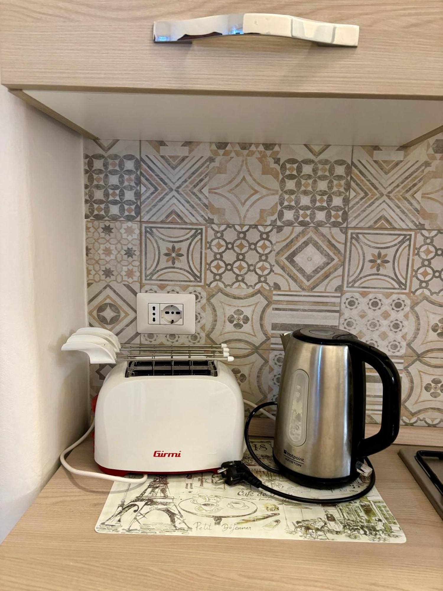 Apartment Joy House -central Near Metro Arco Della Pace Brera-entire Perfect For Work & Play, Nightlife With Ac & Fast Wifi Welcome To The Cool Joy House! *