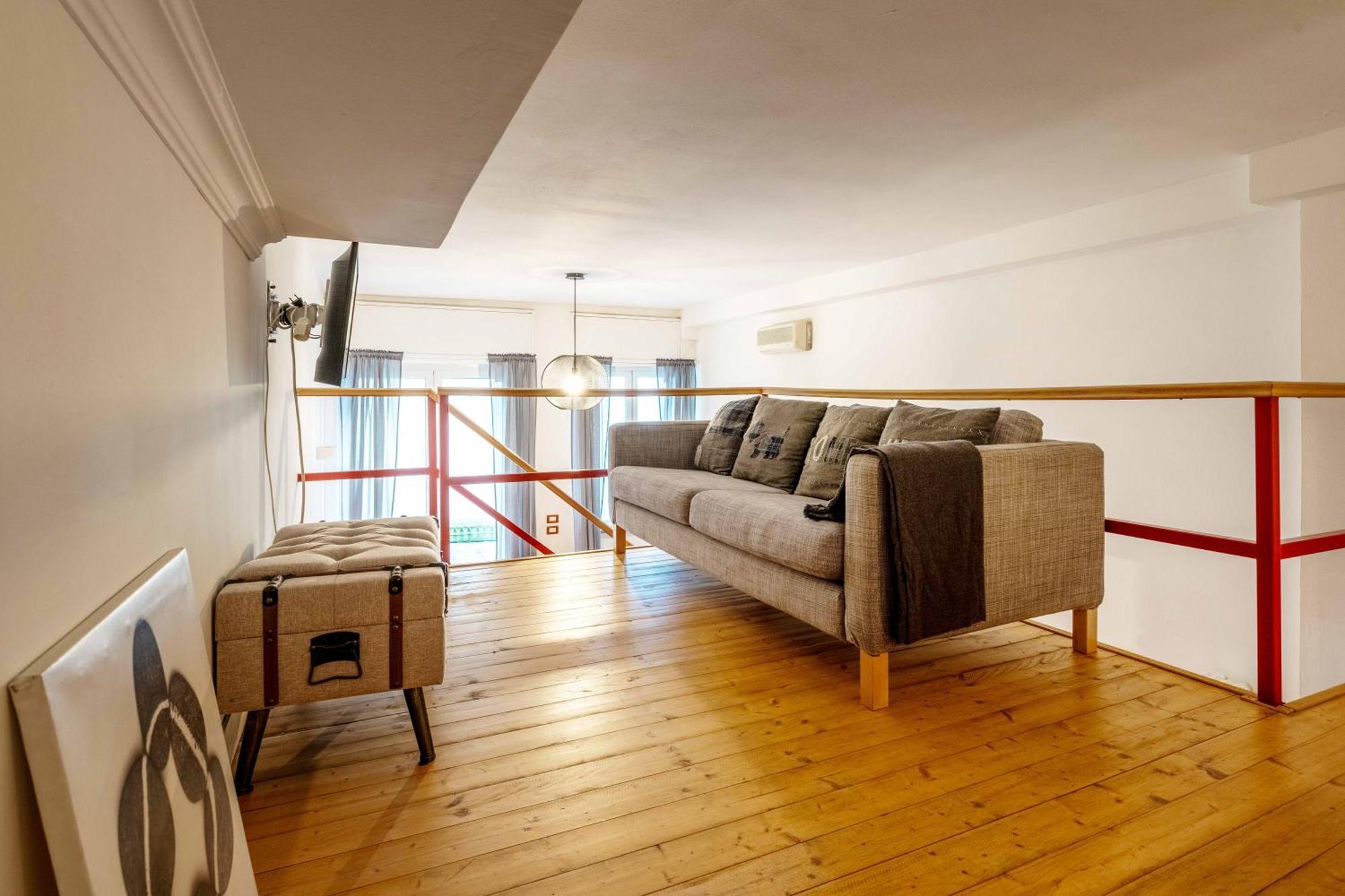 Apartment One Bedroom With Terrace Near Duomo Milan