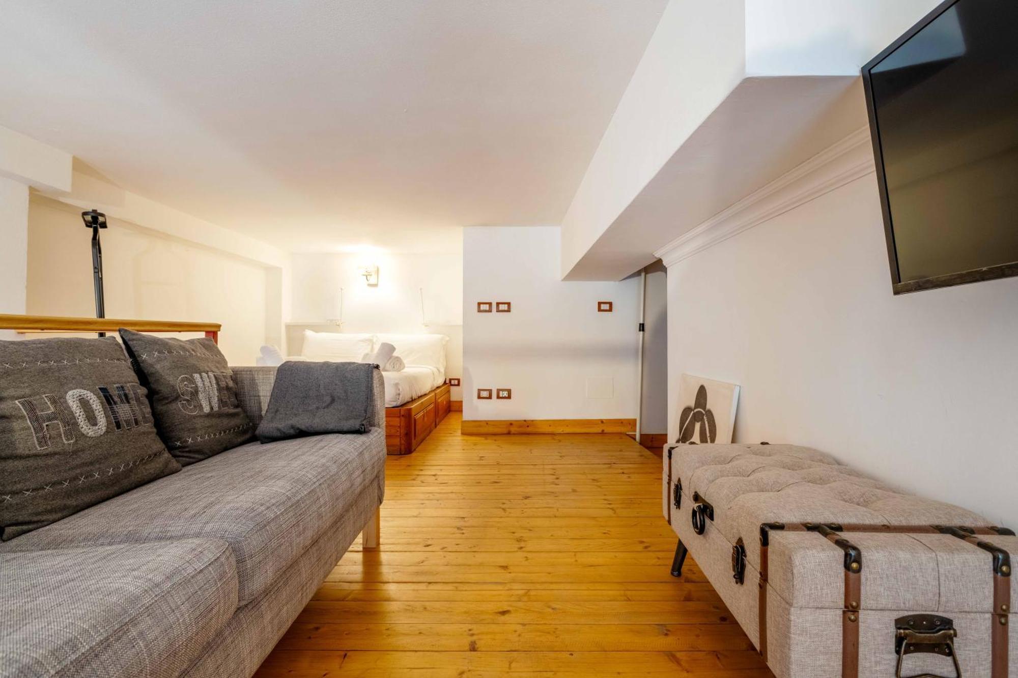 One Bedroom With Terrace Near Duomo