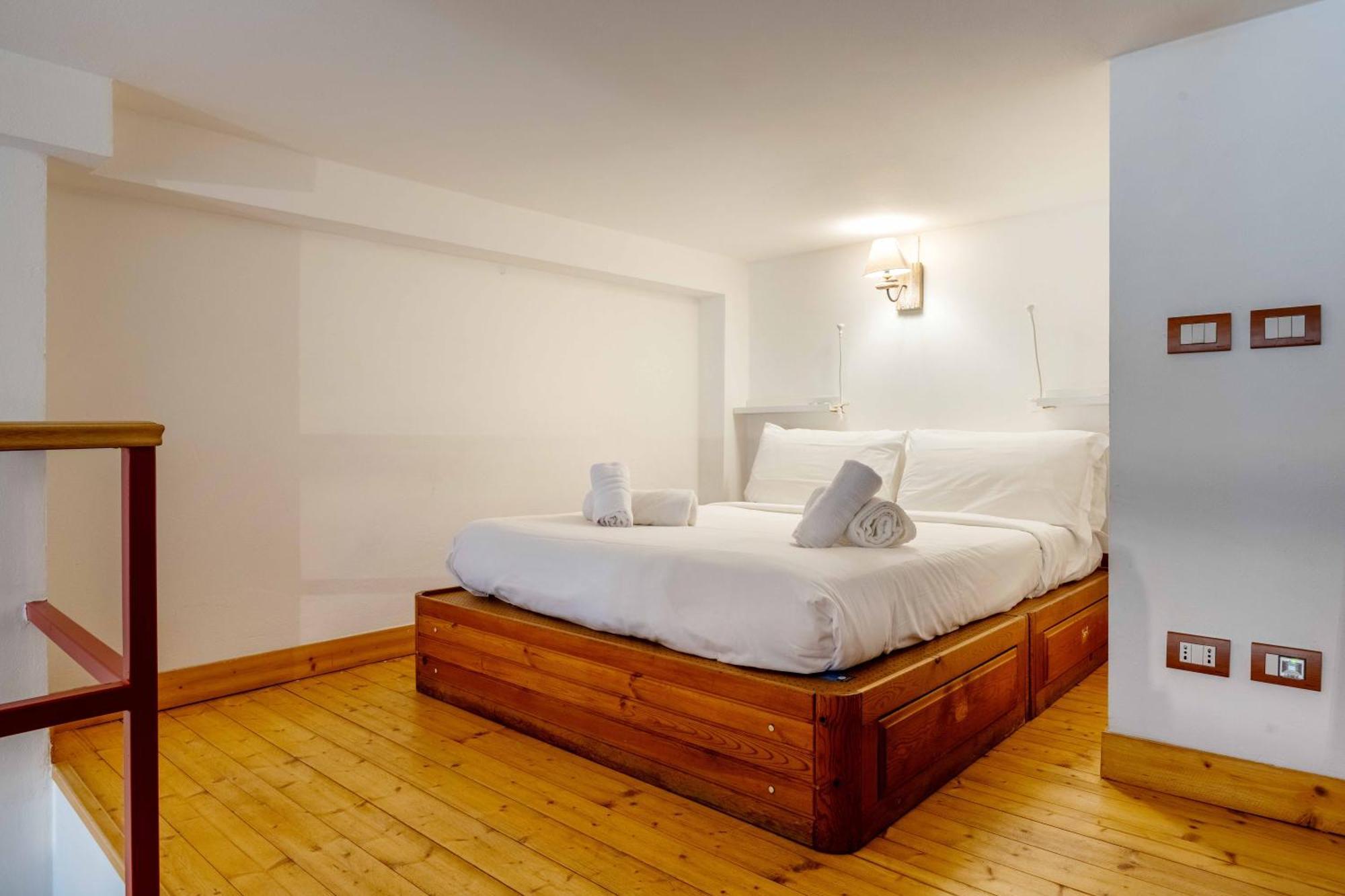 Apartment One Bedroom With Terrace Near Duomo *