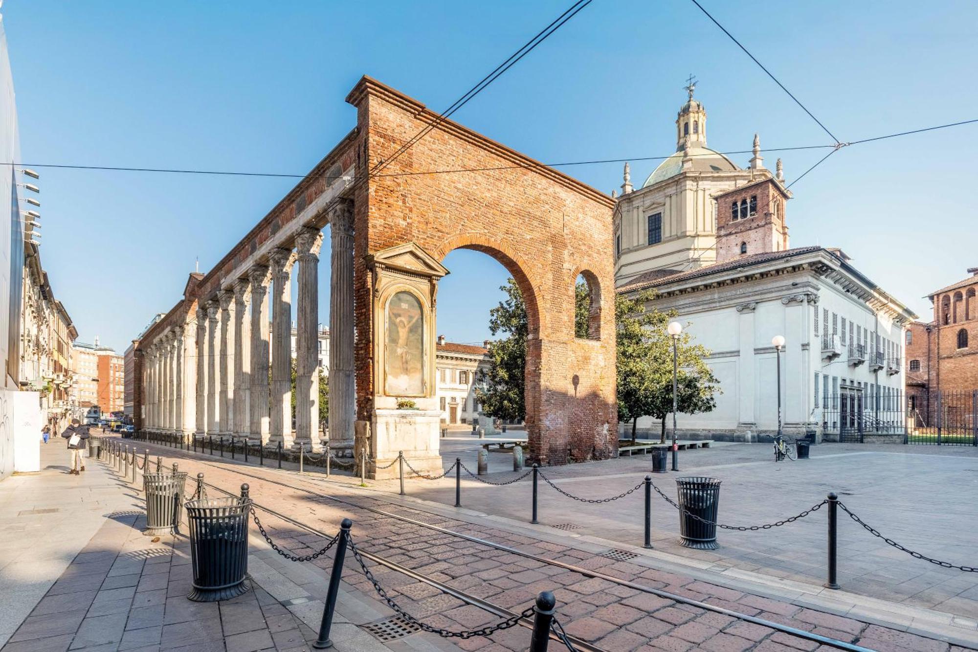 One Bedroom With Terrace Near Duomo Milan