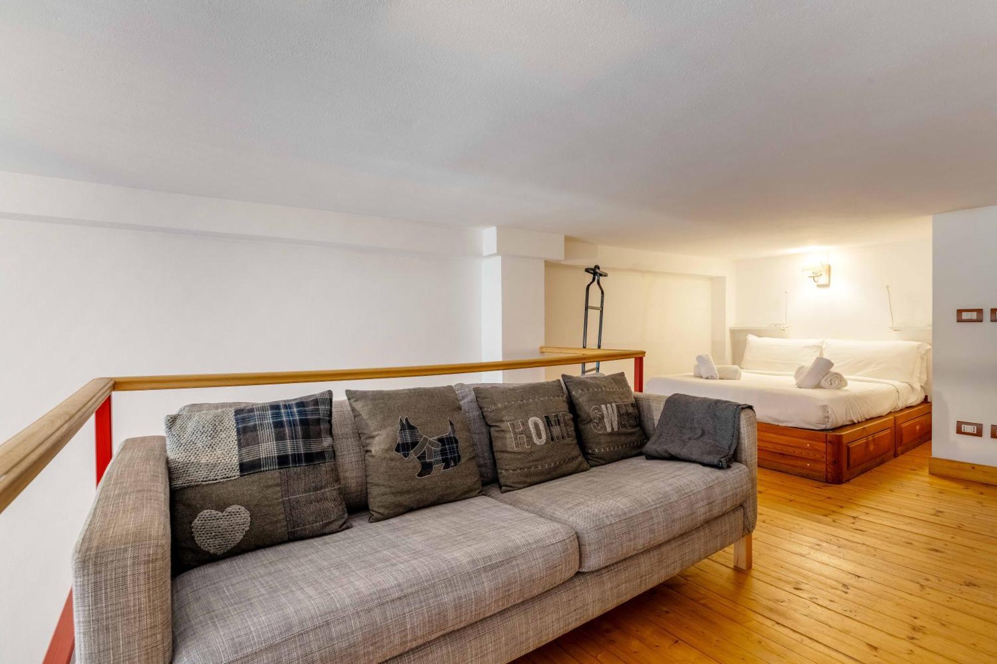 One Bedroom With Terrace Near Duomo